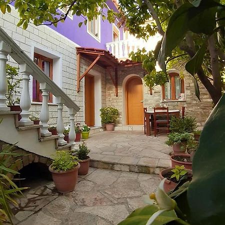 Guesthouse Hlias Gloria Berat Bagian luar foto