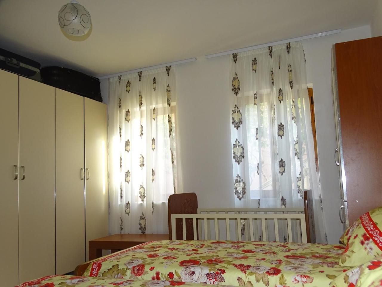 Guesthouse Hlias Gloria Berat Bagian luar foto