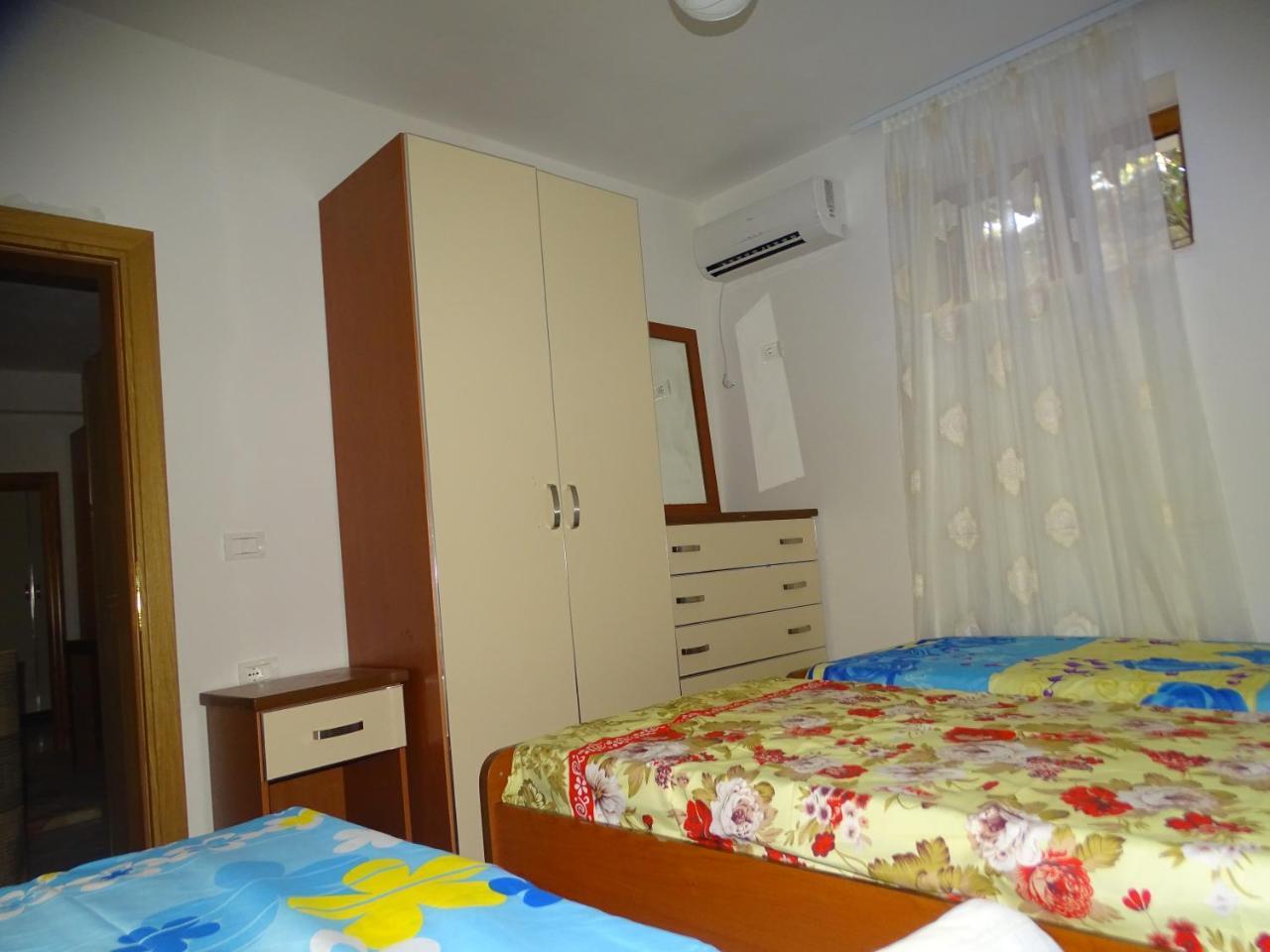 Guesthouse Hlias Gloria Berat Bagian luar foto