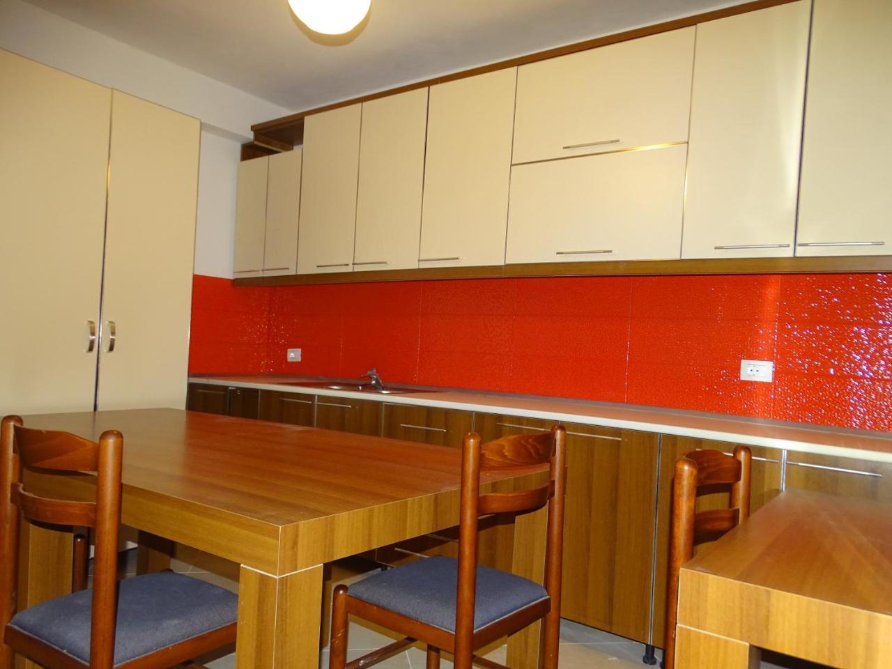 Guesthouse Hlias Gloria Berat Bagian luar foto